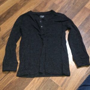 Boys long sleeve / Size 5T / Color Dark Gray